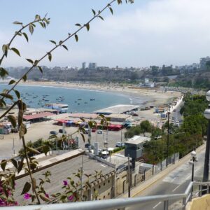 Entre Malecones y Callejones Chorrillos y Barranco