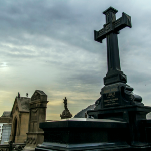 Misterios, Historia y Tradiciones Funerarias de Lima Tour Nocturno – Museo Cementerio Presbitero Maestro